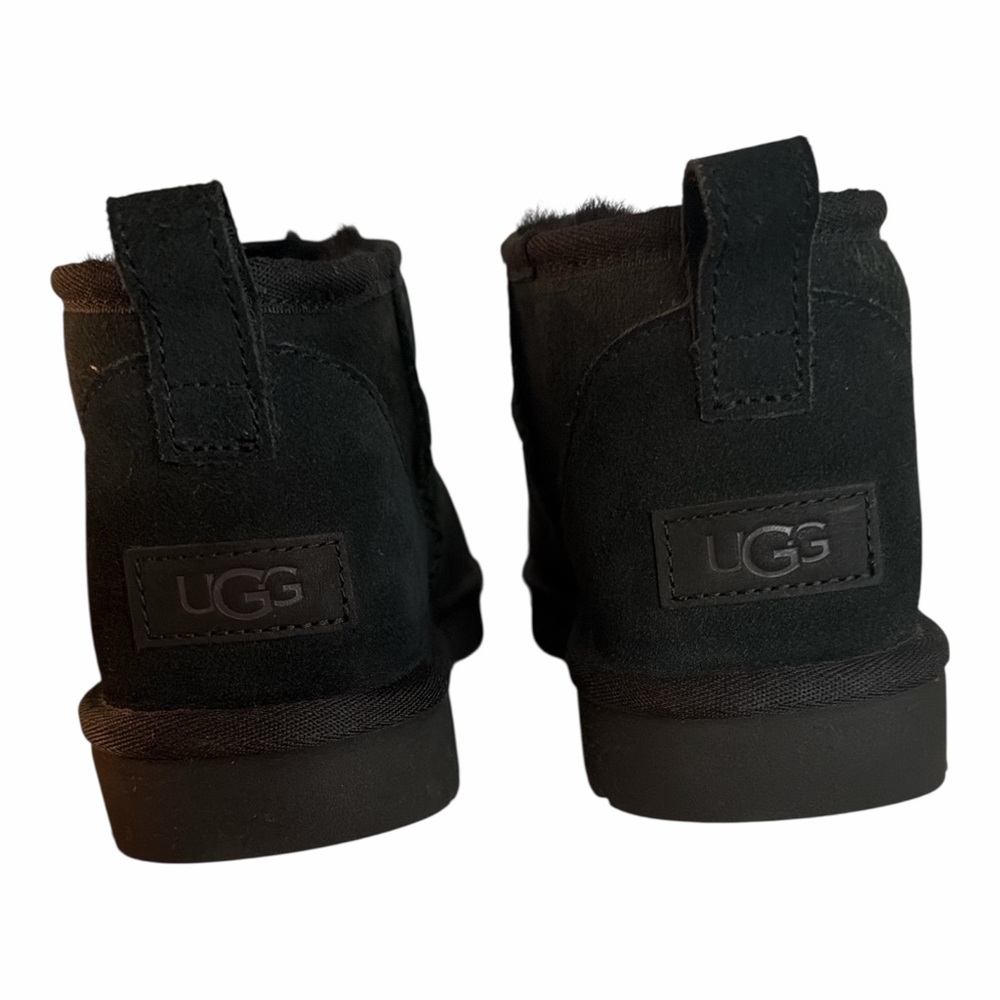 UGG Classic Ultra Mini Black Boots Women’s Size 11 NIB - Picture 5 of 9